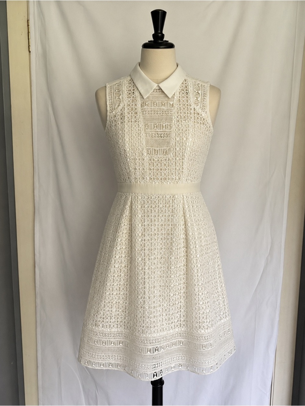 Rare Karen Millen Limited Edition White Lace Collared Dress Size 8 (MSRP $399)